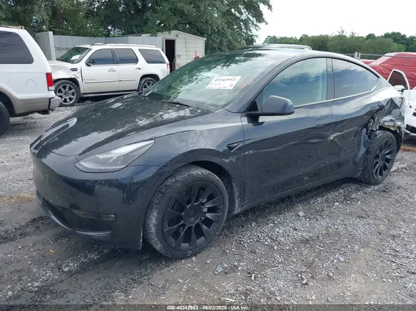 7SAYGDEE7RF034139 2024 TESLA MODEL Y - Image 2