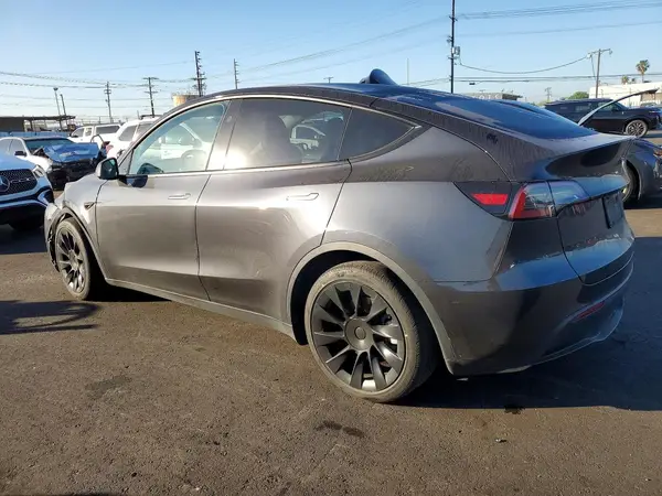 7SAYGDEE7RF036070 2024 TESLA MODEL Y - Image 2