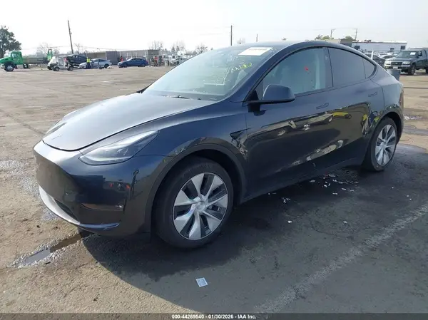 7SAYGDEE7RF051880 2024 TESLA MODEL Y - Image 2