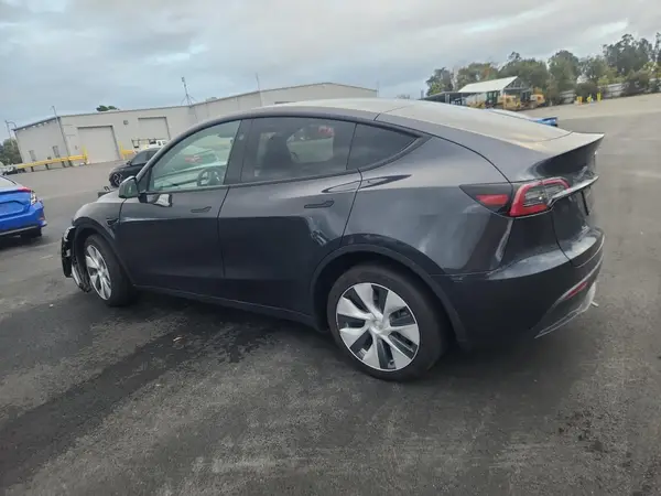 7SAYGDEE7RF054181 2024 TESLA MODEL Y - Image 2