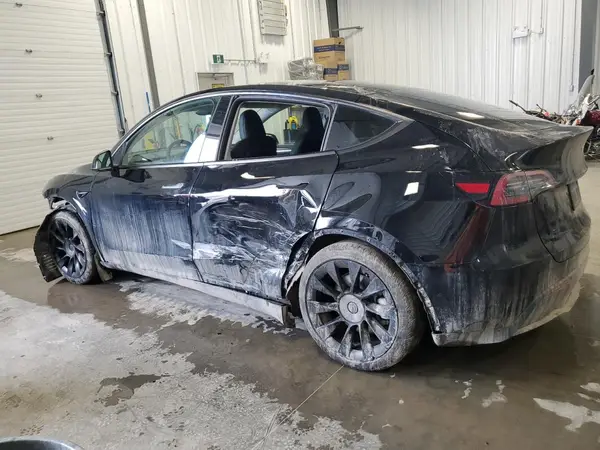 7SAYGDEE7RF056089 2024 TESLA MODEL Y - Image 2