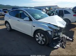 7SAYGDEE7RF060952 2024 TESLA MODEL Y