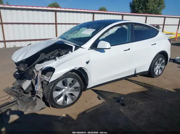 7SAYGDEE7RF060952 2024 TESLA MODEL Y - Image 2