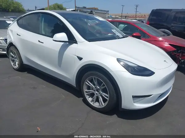 7SAYGDEE7RF063236 2024 TESLA MODEL Y - Image 1