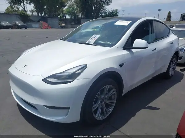 7SAYGDEE7RF063236 2024 TESLA MODEL Y - Image 2