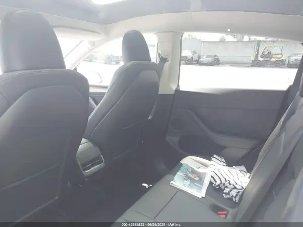 7SAYGDEE7RF063236 2024 TESLA MODEL Y - Image 8