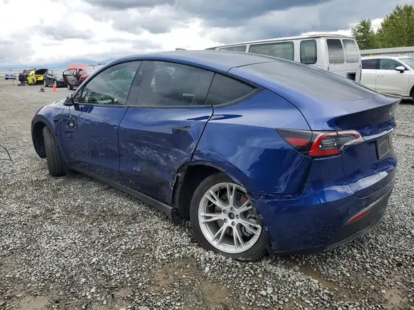 7SAYGDEE7RF064953 2024 TESLA MODEL Y - Image 2