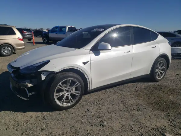 7SAYGDEE7RF070588 2024 TESLA MODEL Y - Image 1