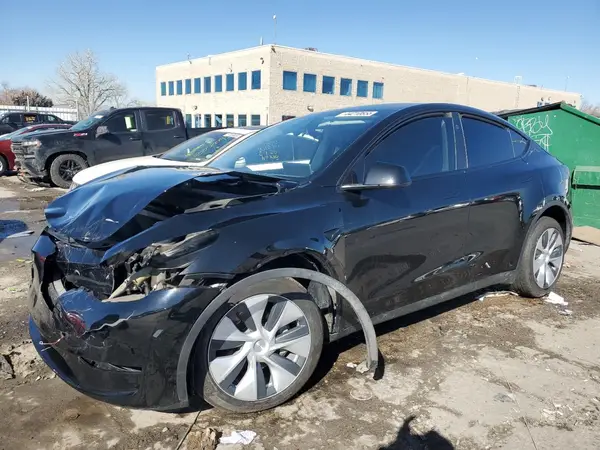 7SAYGDEE7RF071563 2024 TESLA MODEL Y - Image 1