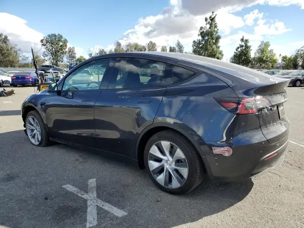 7SAYGDEE7RF077198 2024 TESLA MODEL Y - Image 2