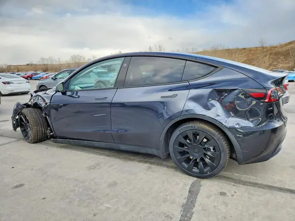 7SAYGDEE7RF079789 2024 TESLA MODEL Y - Image 2