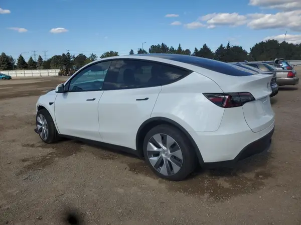 7SAYGDEE7RF088685 2024 TESLA MODEL Y - Image 2