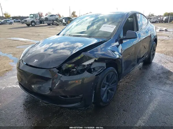 7SAYGDEE7RF112936 2024 TESLA MODEL Y - Image 2