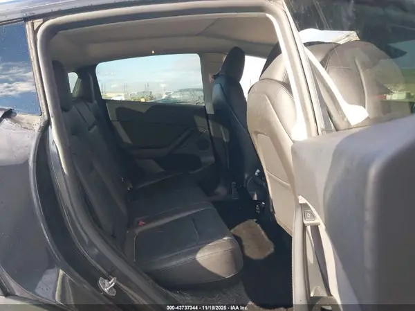 7SAYGDEE7RF112936 2024 TESLA MODEL Y - Image 8