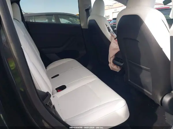 7SAYGDEE7RF117702 2024 TESLA MODEL Y - Image 8