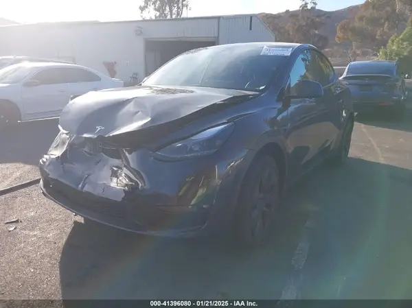 7SAYGDEE7RF120759 2024 TESLA MODEL Y - Image 2