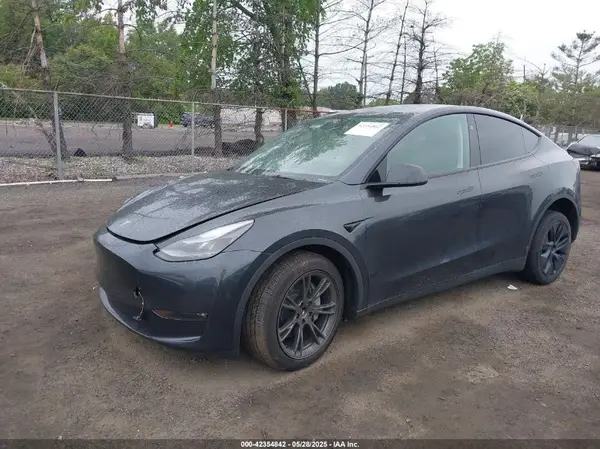 7SAYGDEE7RF150263 2024 TESLA MODEL Y - Image 2