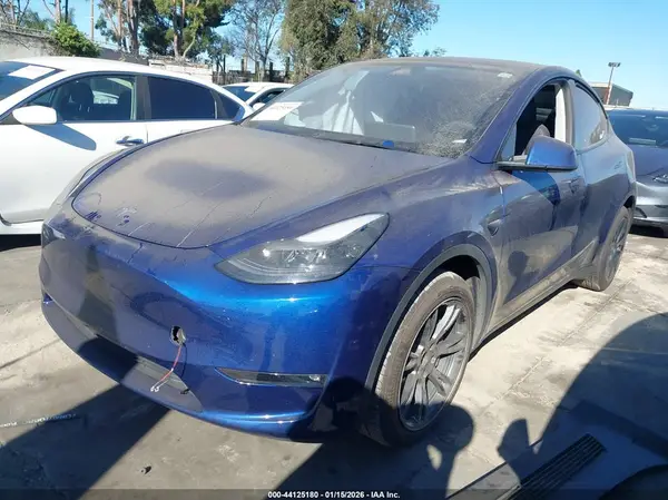 7SAYGDEE7RF152126 2024 TESLA MODEL Y - Image 2