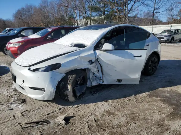 7SAYGDEE7RF156001 2024 TESLA MODEL Y - Image 1