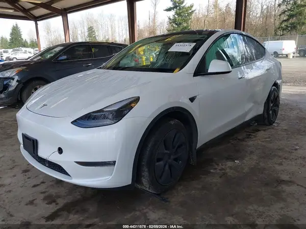 7SAYGDEE7RF160579 2024 TESLA MODEL Y - Image 2