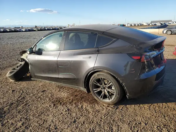 7SAYGDEE7RF166107 2024 TESLA MODEL Y - Image 2