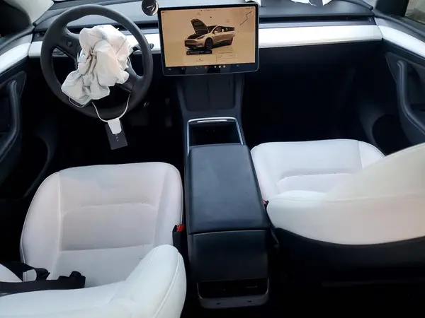 7SAYGDEE7RF167211 2024 TESLA MODEL Y - Image 8
