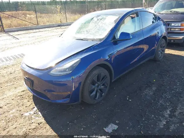 7SAYGDEE7RF171033 2024 TESLA MODEL Y - Image 2