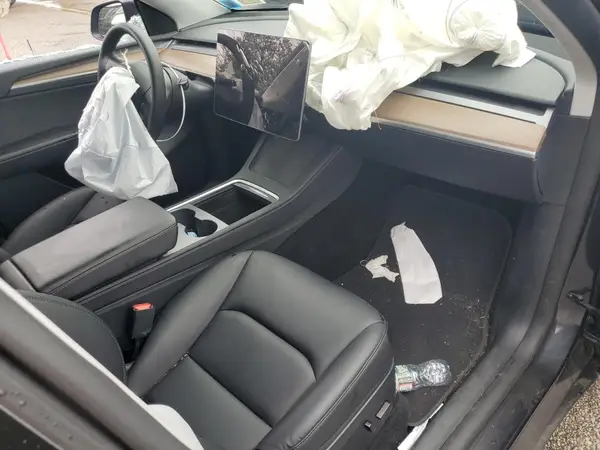 7SAYGDEE7RF180945 2024 TESLA MODEL Y - Image 8