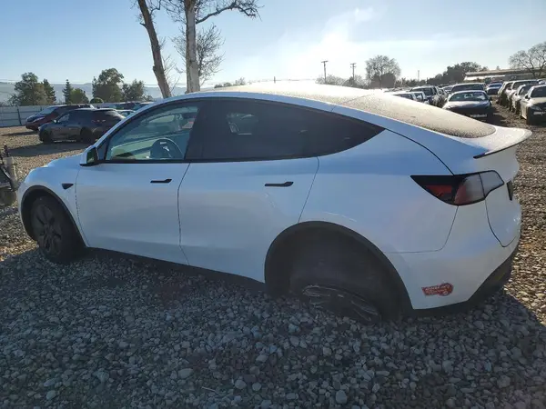 7SAYGDEE7RF190505 2024 TESLA MODEL Y - Image 2