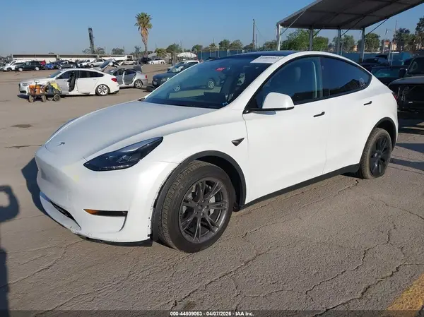 7SAYGDEE7RF190536 2024 TESLA MODEL Y - Image 2