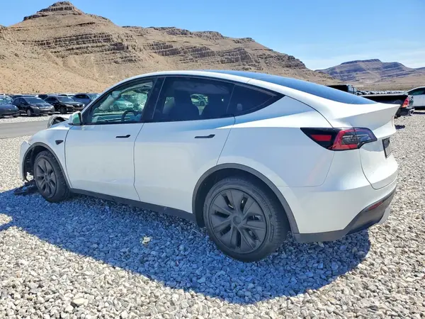 7SAYGDEE7RF193596 2024 TESLA MODEL Y - Image 2