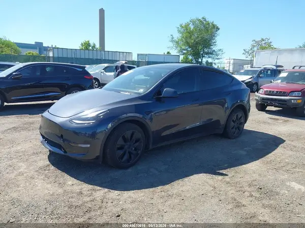 7SAYGDEE7RF196496 2024 TESLA MODEL Y - Image 2