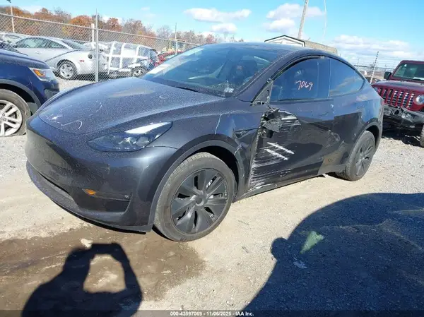 7SAYGDEE7RF198376 2024 TESLA MODEL Y - Image 2