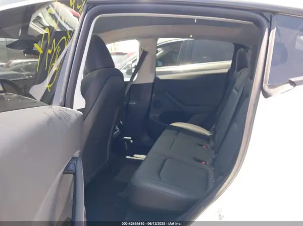 7SAYGDEE7RF205584 2024 TESLA MODEL Y - Image 8