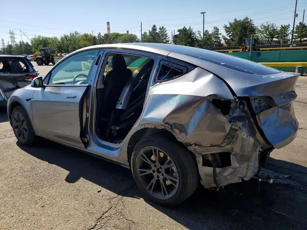 7SAYGDEE7RF213510 2024 TESLA MODEL Y - Image 2