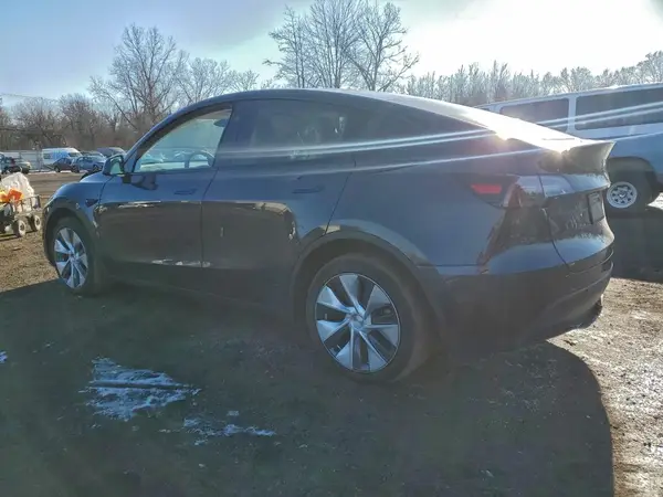 7SAYGDEE7RF983772 2024 TESLA MODEL Y - Image 2