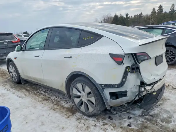 7SAYGDEE7RF990608 2024 TESLA MODEL Y - Image 2