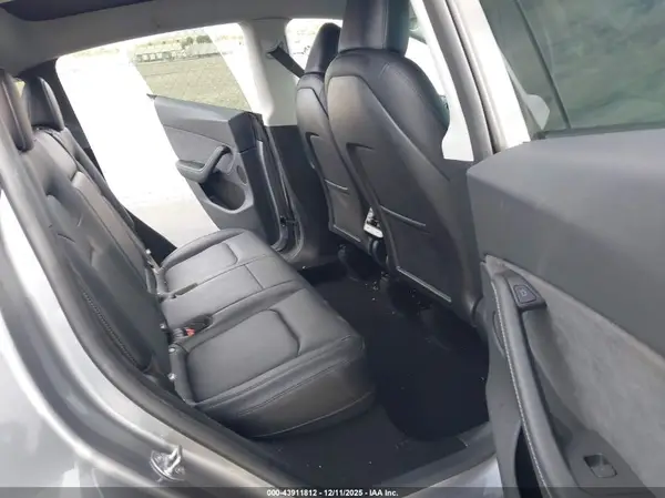 7SAYGDEE7SA339224 2025 TESLA MODEL Y - Image 8