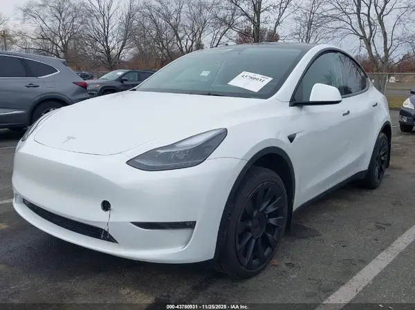 7SAYGDEE7SA340812 2025 TESLA MODEL Y - Image 2