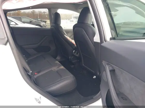 7SAYGDEE7SA340812 2025 TESLA MODEL Y - Image 8