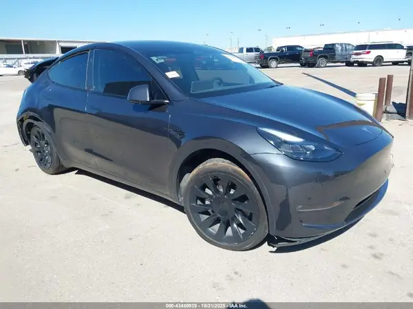 7SAYGDEE7SA345847 2025 TESLA MODEL Y - Image 1