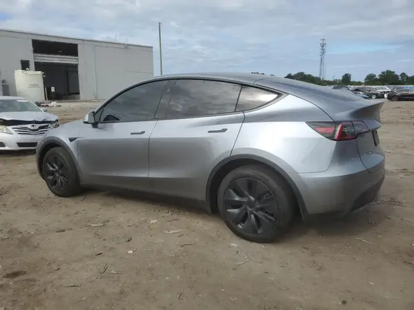 7SAYGDEE7SA349767 2025 TESLA MODEL Y - Image 2