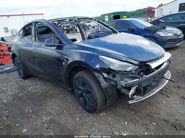 7SAYGDEE7SA358243 2025 TESLA MODEL Y - Image 1