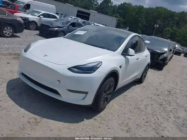 7SAYGDEE7SA360865 2025 TESLA MODEL Y - Image 2
