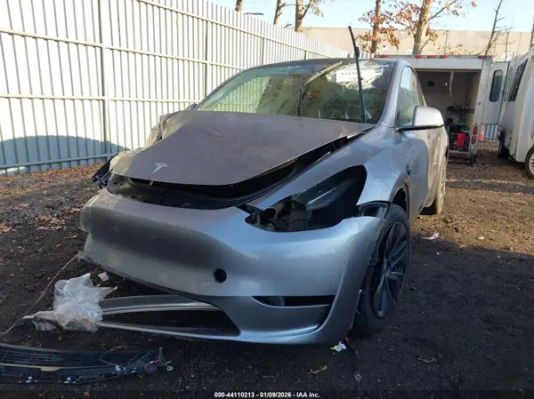 7SAYGDEE7SA366245 2025 TESLA MODEL Y - Image 2