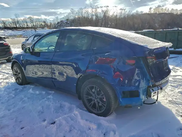 7SAYGDEE7SF217143 2025 TESLA MODEL Y - Image 2