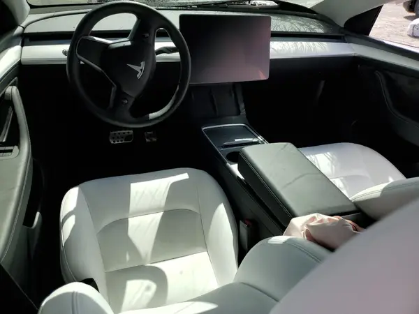 7SAYGDEE7SF240633 2025 TESLA MODEL Y - Image 8