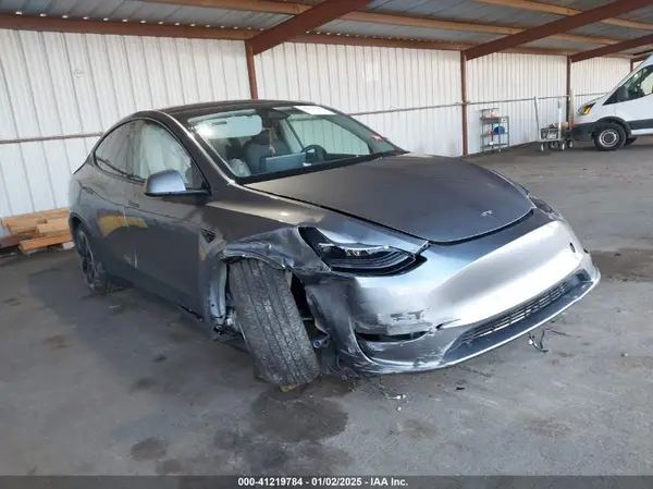 7SAYGDEE7SF245833 2025 TESLA MODEL Y - Image 1