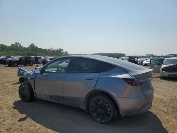 7SAYGDEE7SF254659 2025 TESLA MODEL Y - Image 2