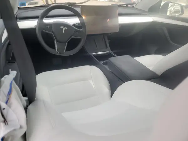 7SAYGDEE7SF258369 2025 TESLA MODEL Y - Image 8